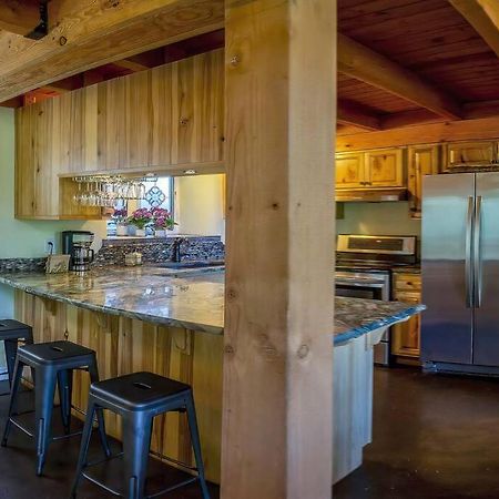 アシュランド European Style Straw Bale Retreatヴィラ エクステリア 写真