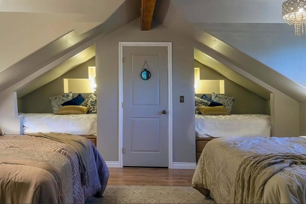 アシュランド European Style Straw Bale Retreatヴィラ エクステリア 写真