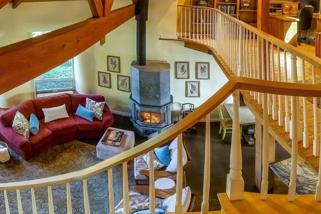 アシュランド European Style Straw Bale Retreatヴィラ エクステリア 写真