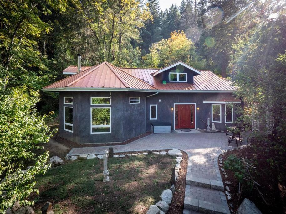 アシュランド European Style Straw Bale Retreatヴィラ エクステリア 写真